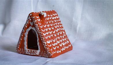 Ceramic ginger bread house workshop 