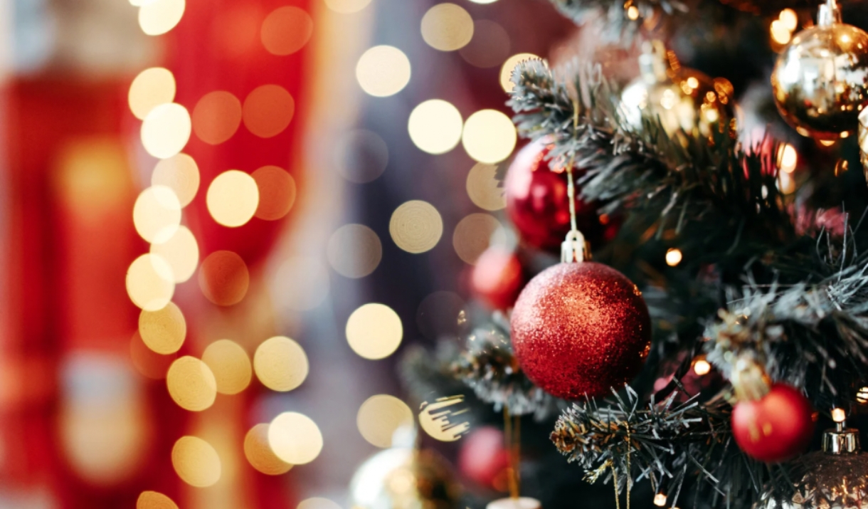 xmas tree scene